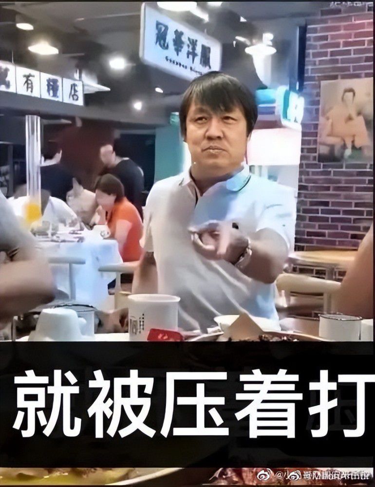 布莱恩-萨拉戈萨现年22岁，身高164cm，来自西班牙，是一位右脚左边锋。